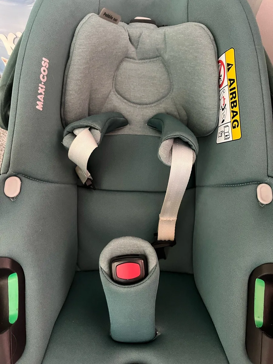 MaxiCosi baby car seat - Image 2
