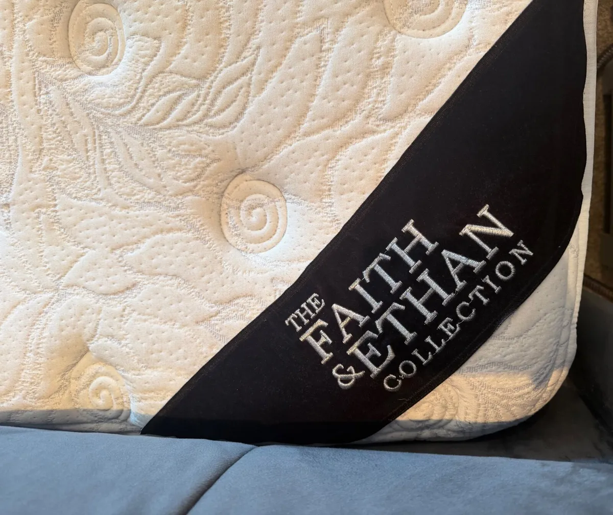Bed and mattress - Image 2