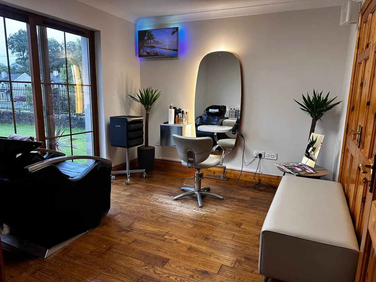 Hair saloon furniture - Image 2