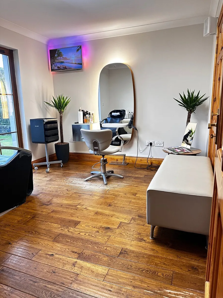 Hair saloon furniture - Image 3