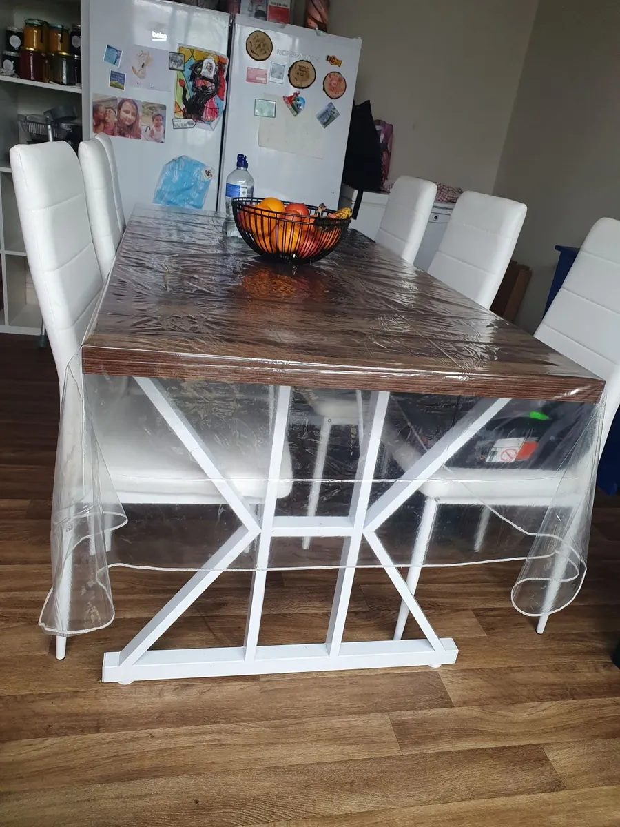 Table and 6 chairs - Image 2