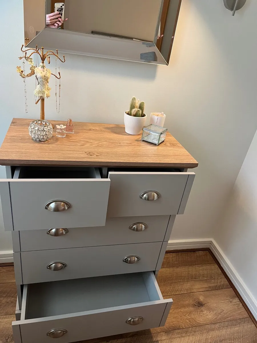 Chest of drawers - Image 2