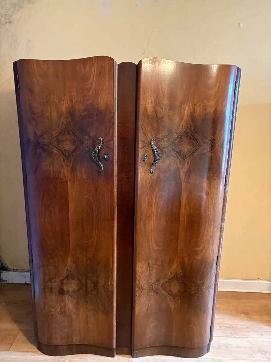 Vintage 1950s Walnut Veneer Bedroom Furniture Set - Image 2