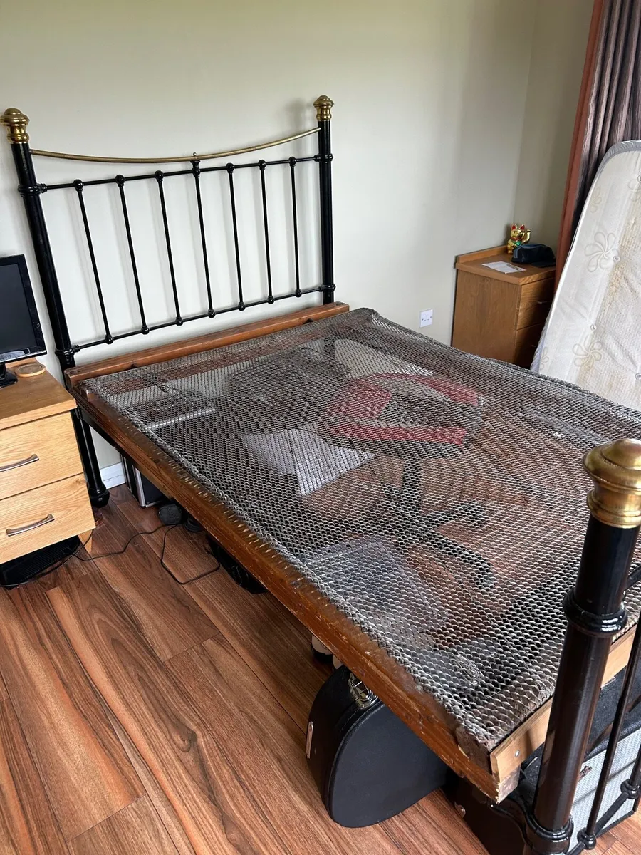 Antique bed - Image 3