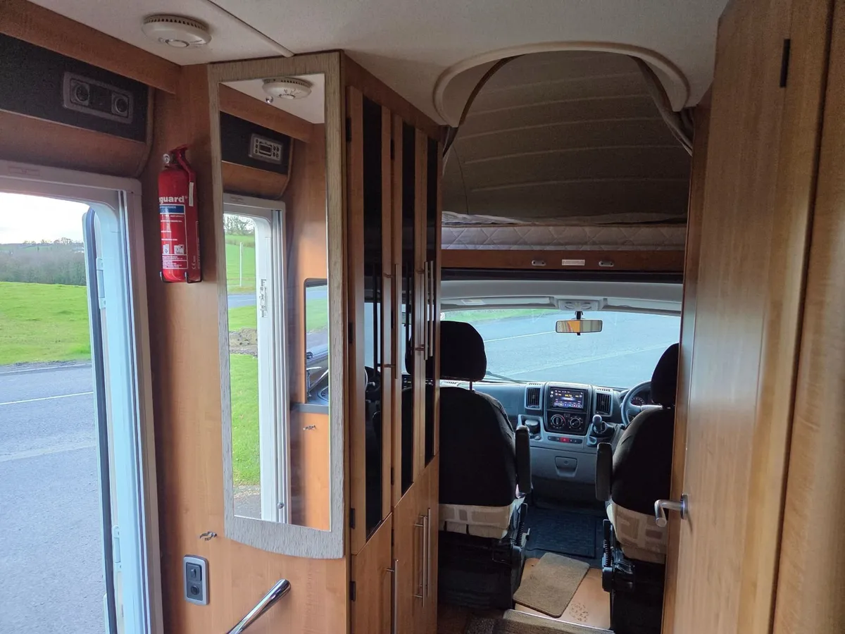 Motorhome - Image 4