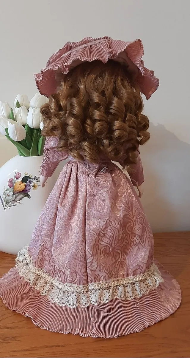 Porcelain doll - Image 3