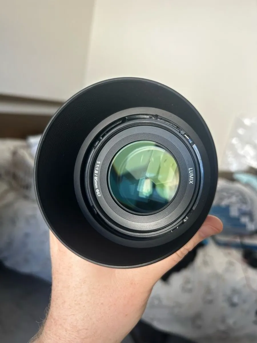 Panasonic Lumix 85mm f1.8 Prime Lens - Image 3