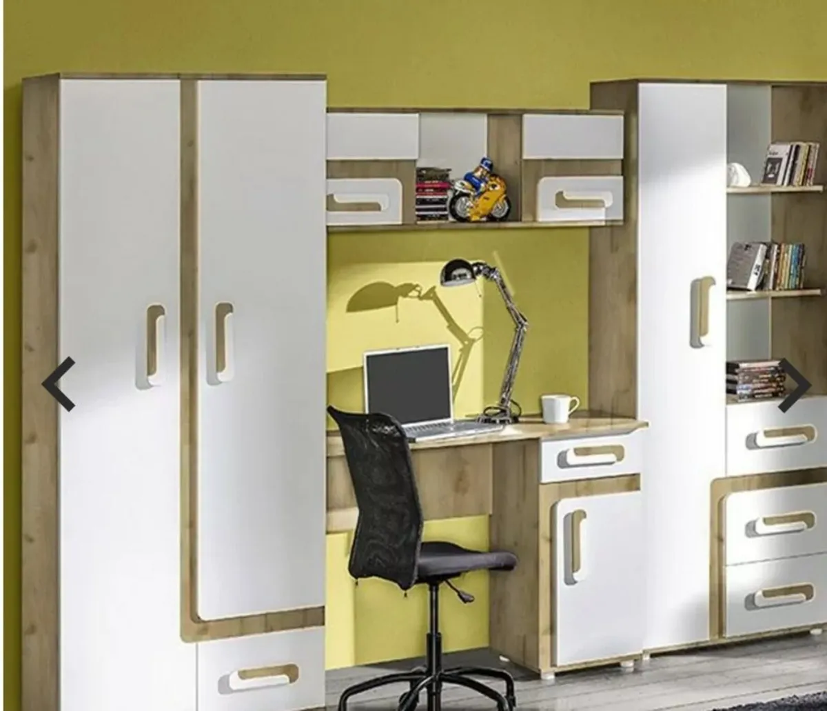Bedroom furniture set - Image 1