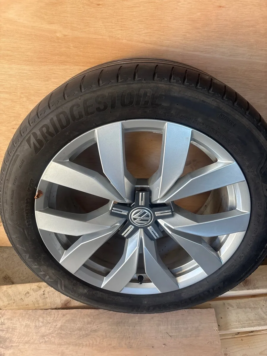 Touareg alloy wheels and tyres - Image 1