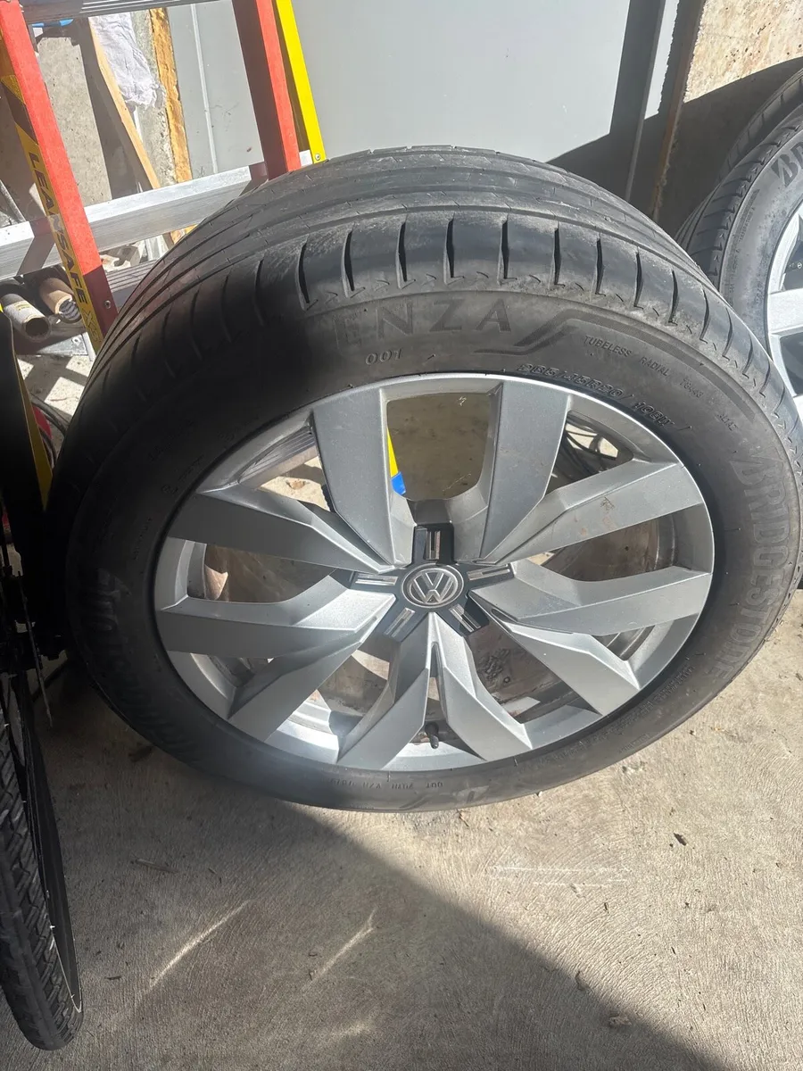 Touareg alloy wheels and tyres - Image 4
