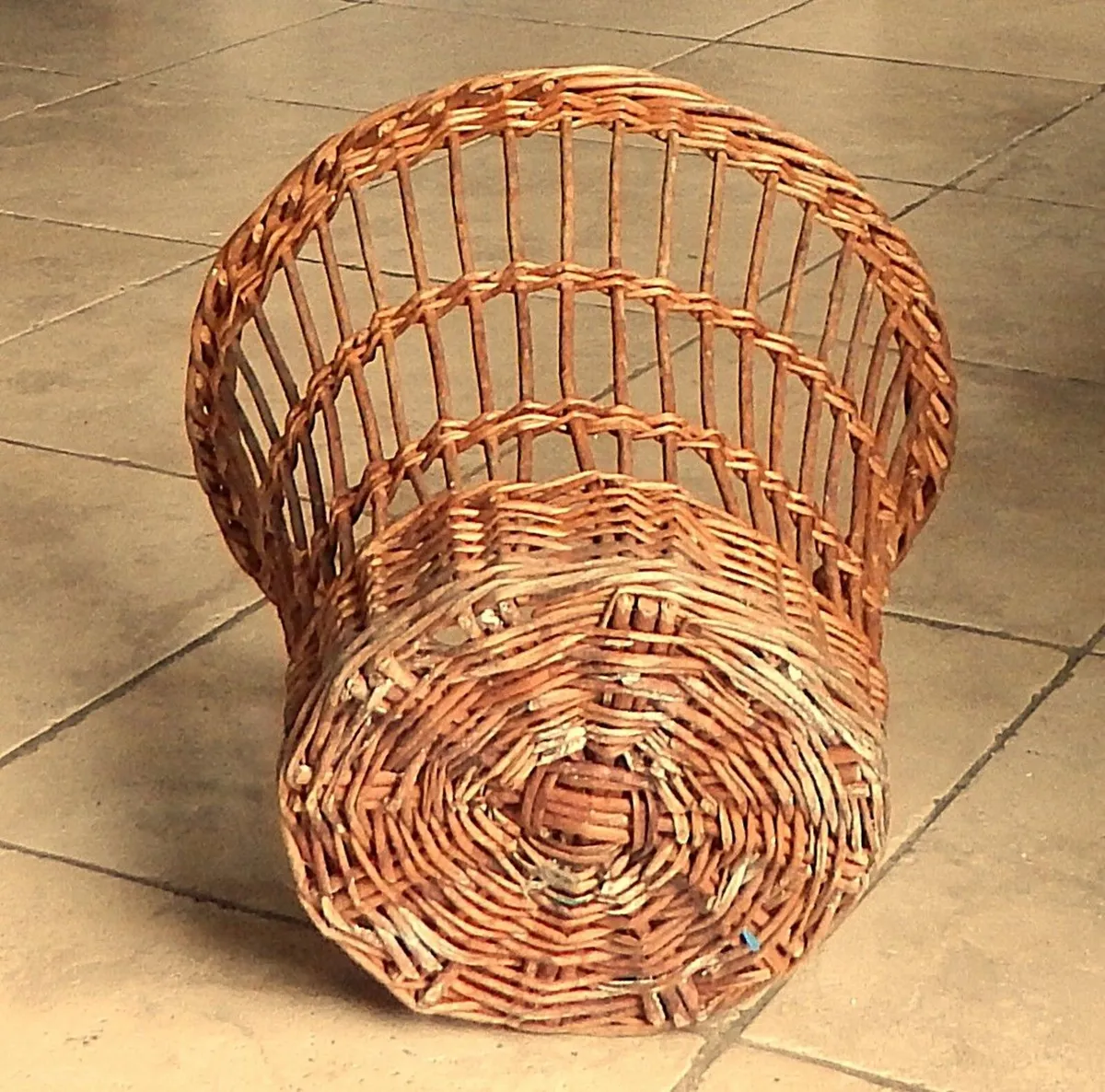 Traditional Vintage Wicker Basket, pre owned Measu - Image 2