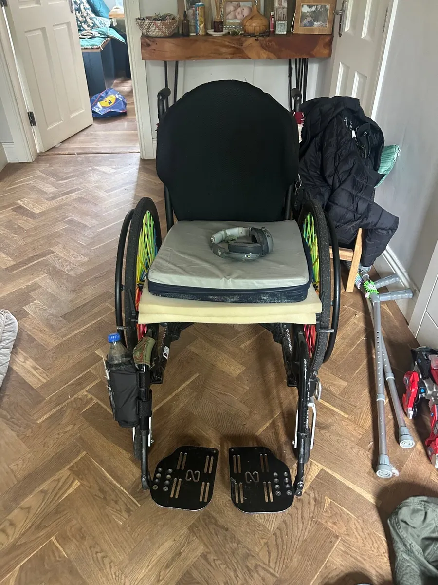 manual wheelchair - Image 1