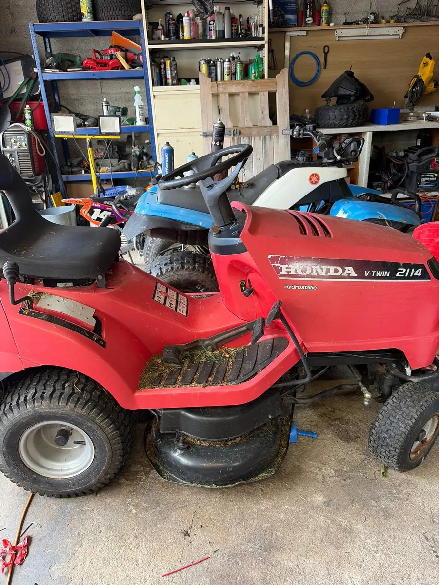 Ride on mower - Image 1