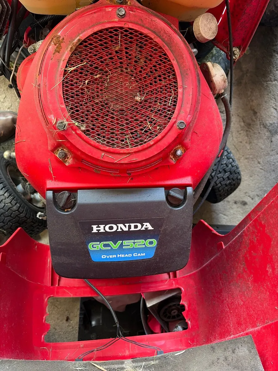 Ride on mower - Image 2