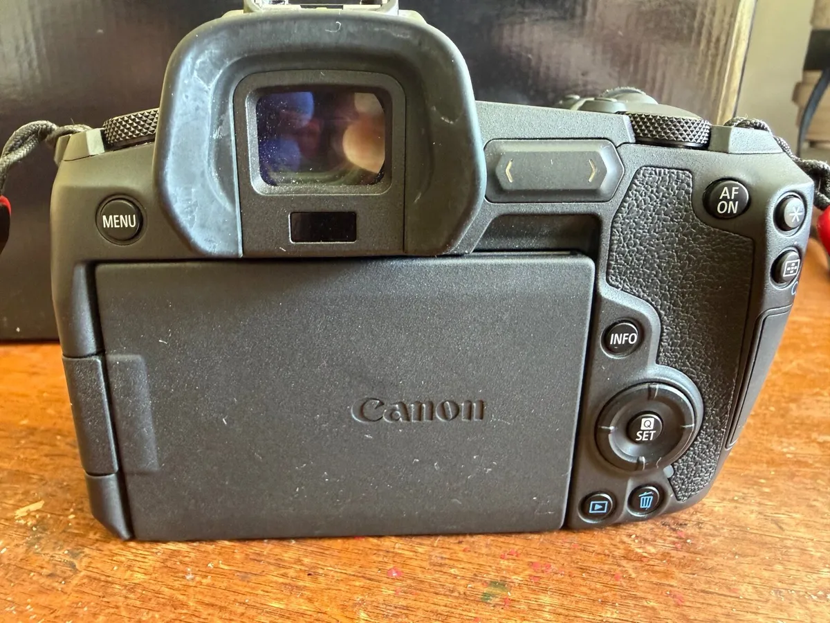 Canon EOS R Mirrorless Camera Body For Sale - Image 2