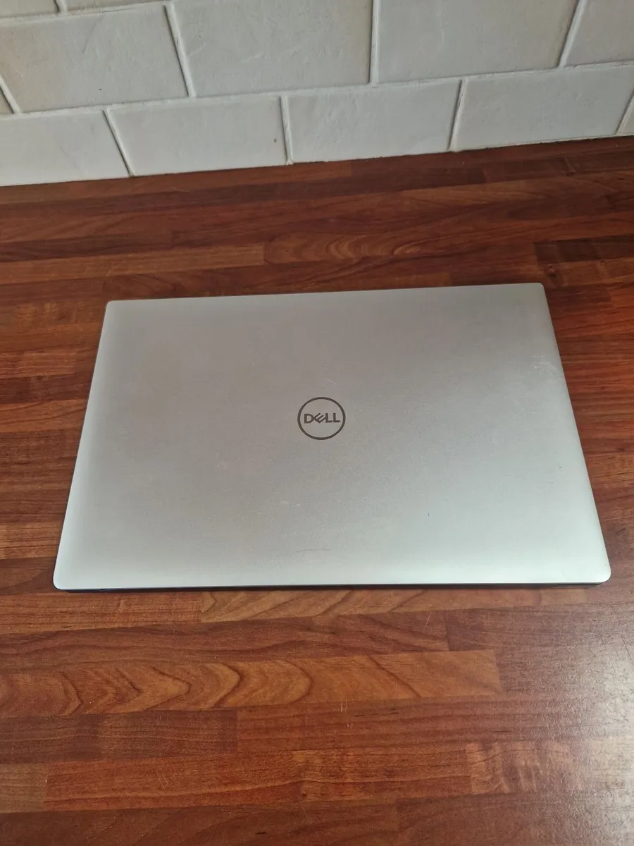 Laptop - Image 2