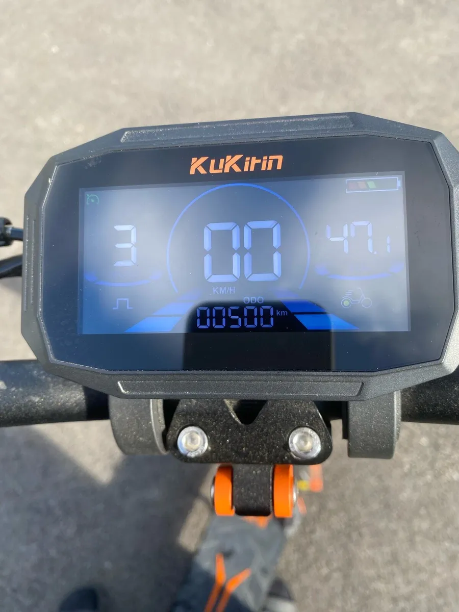 Electric Scooter Kukirin G2 Pro (2025) - Image 3