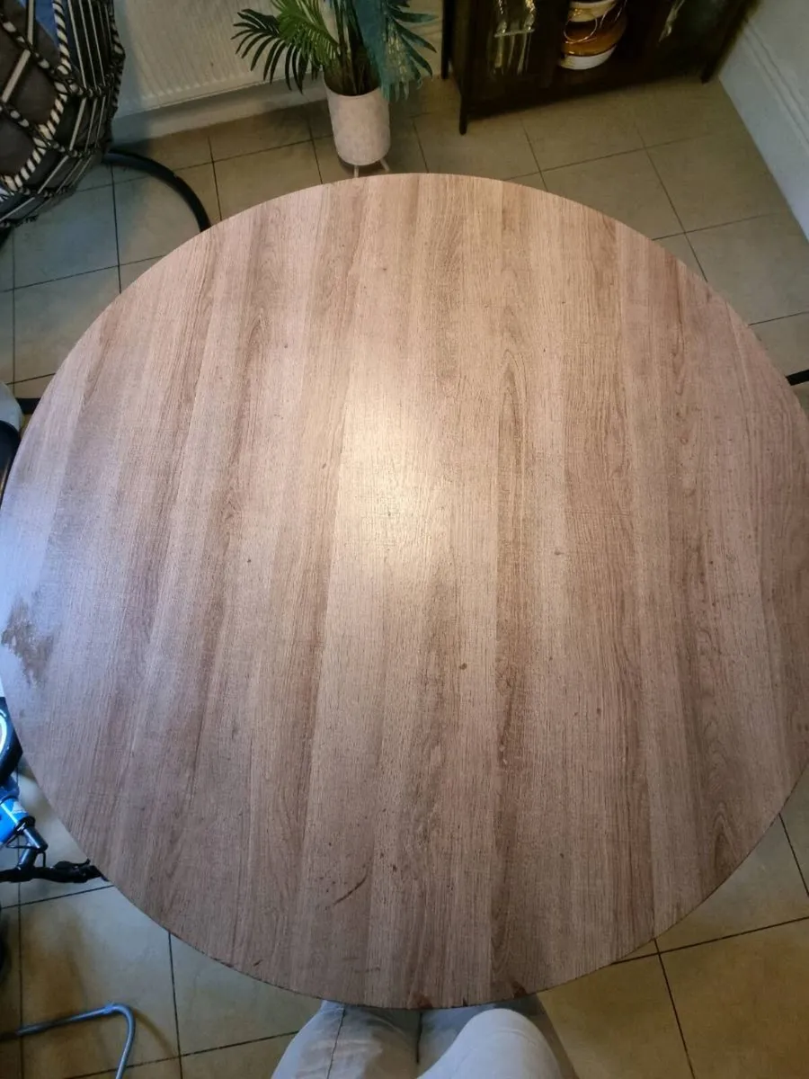 Dining table - Image 2