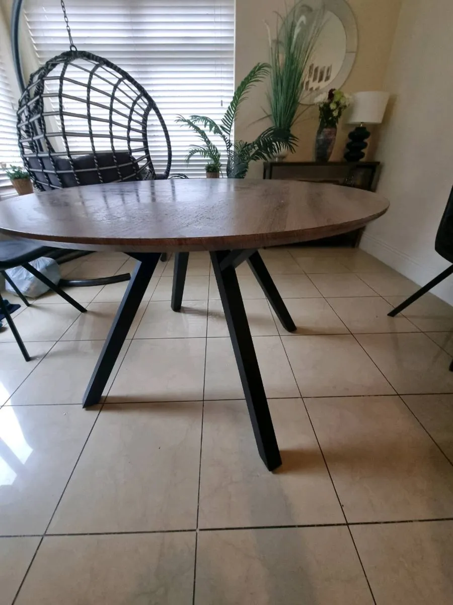 Dining table - Image 3