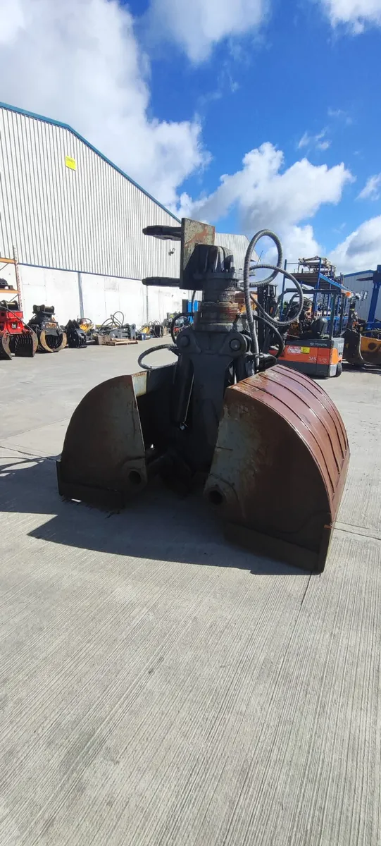 Clamshell Bucket - Image 2