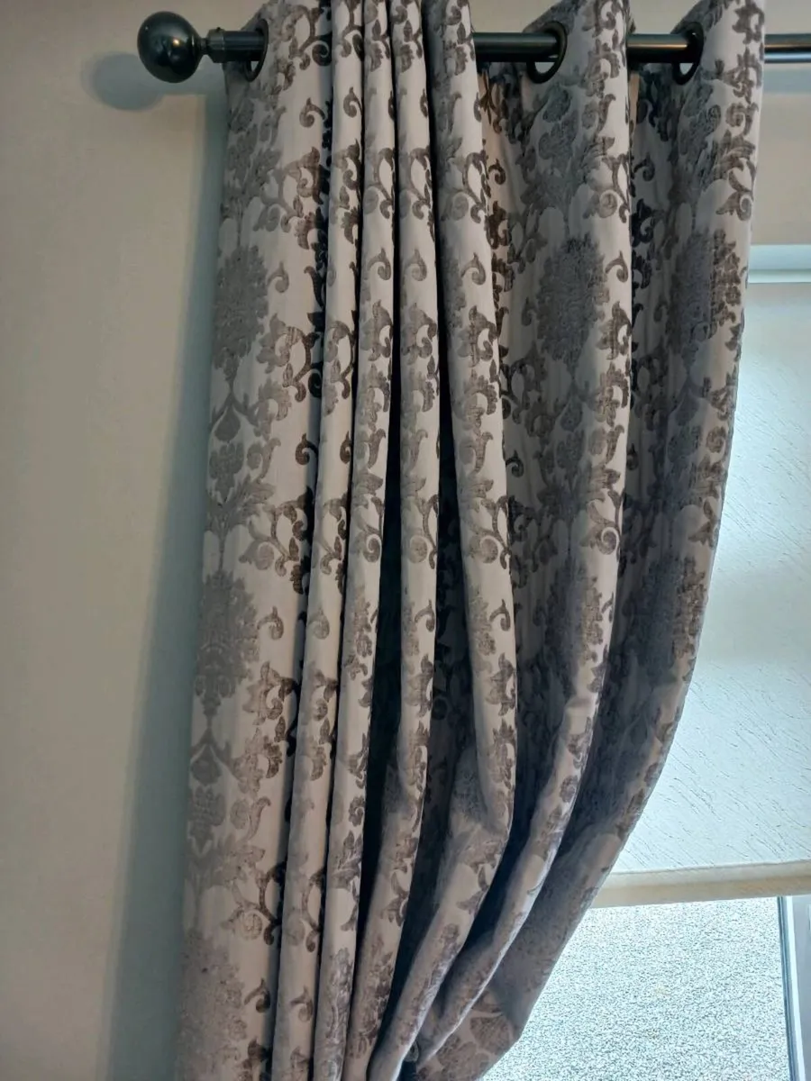 Curtains - Image 1