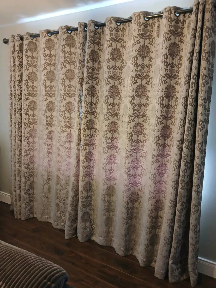 Curtains - Image 4