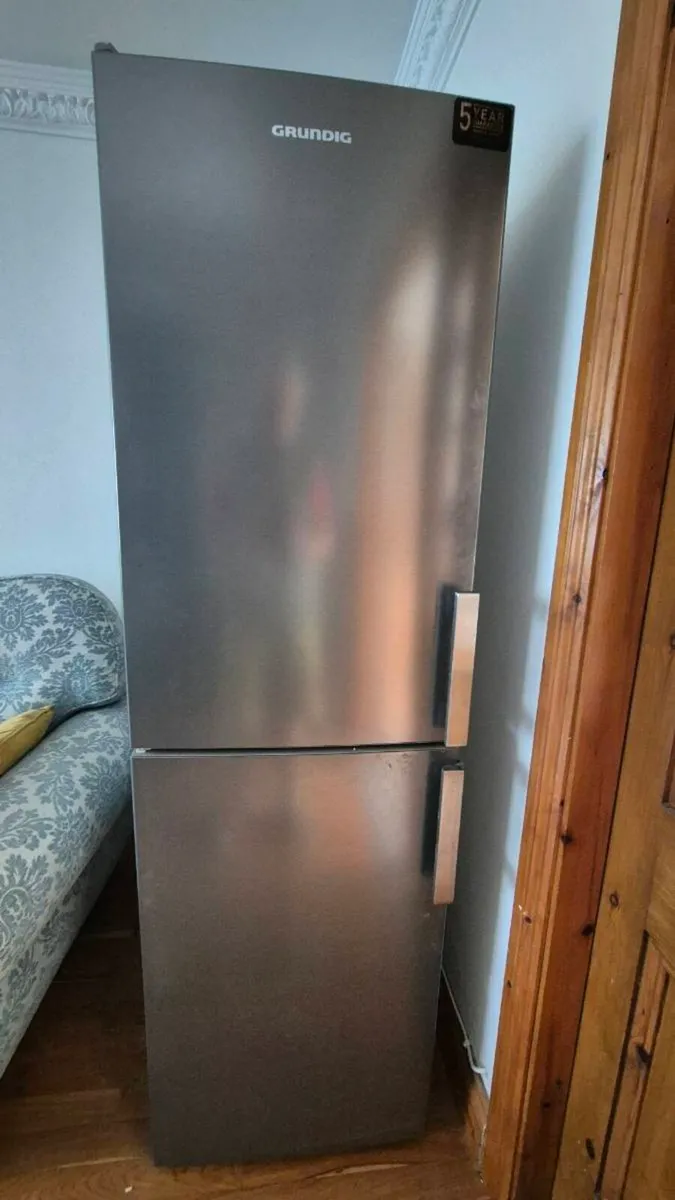 Fridge freezer 50/50 - Image 1