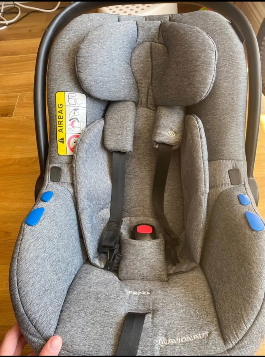 Avionaut Pixel Infant carrier and isofix base - Image 1