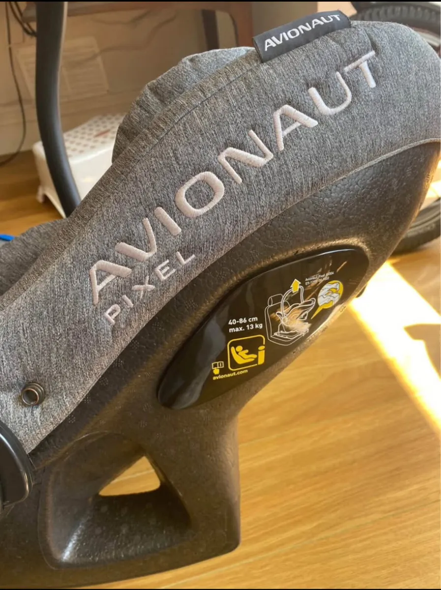 Avionaut Pixel Infant carrier and isofix base - Image 3