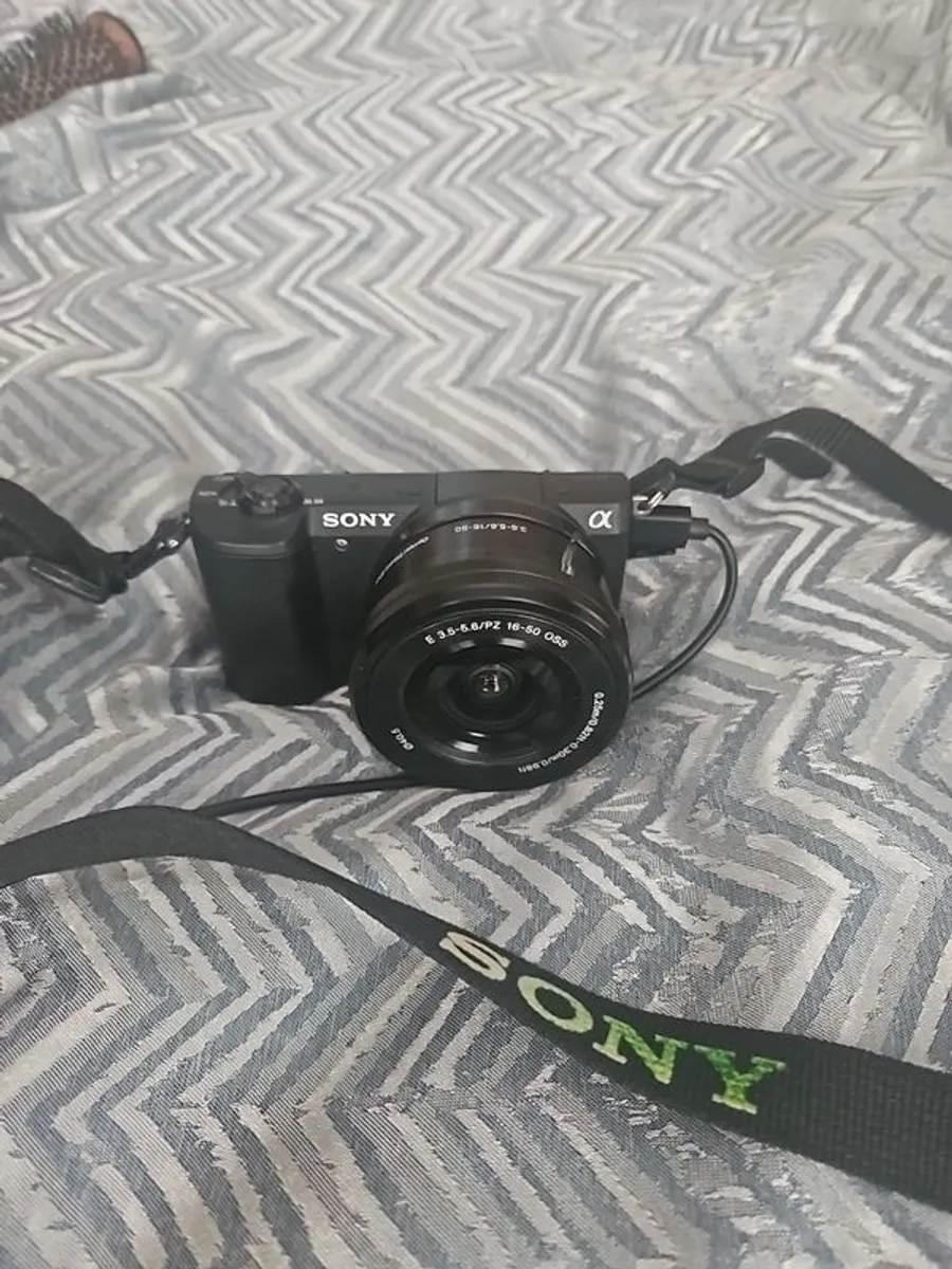 sony a5100 digital camera - Image 1