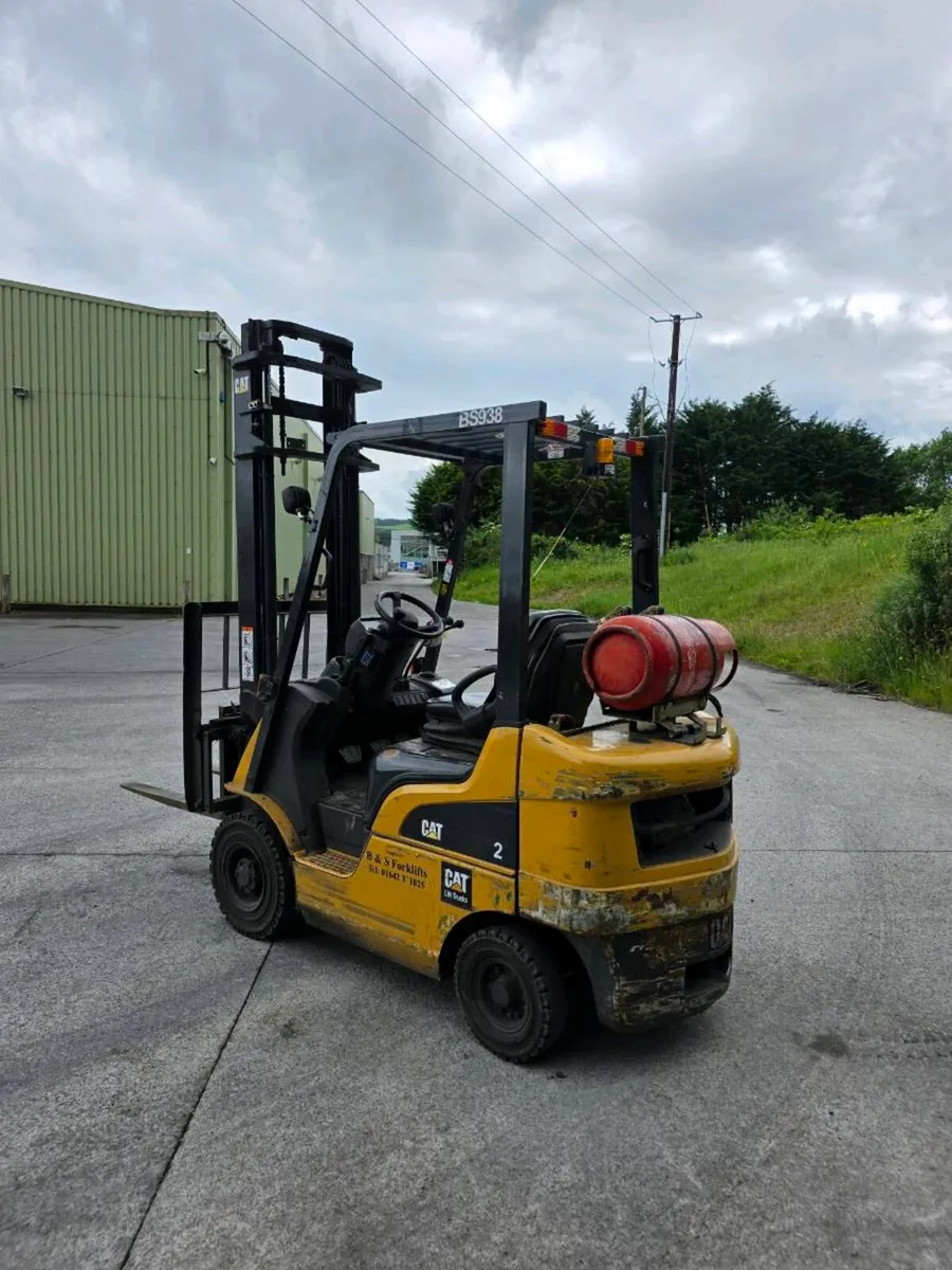 CAT 2 ton Gas forklift - Image 4