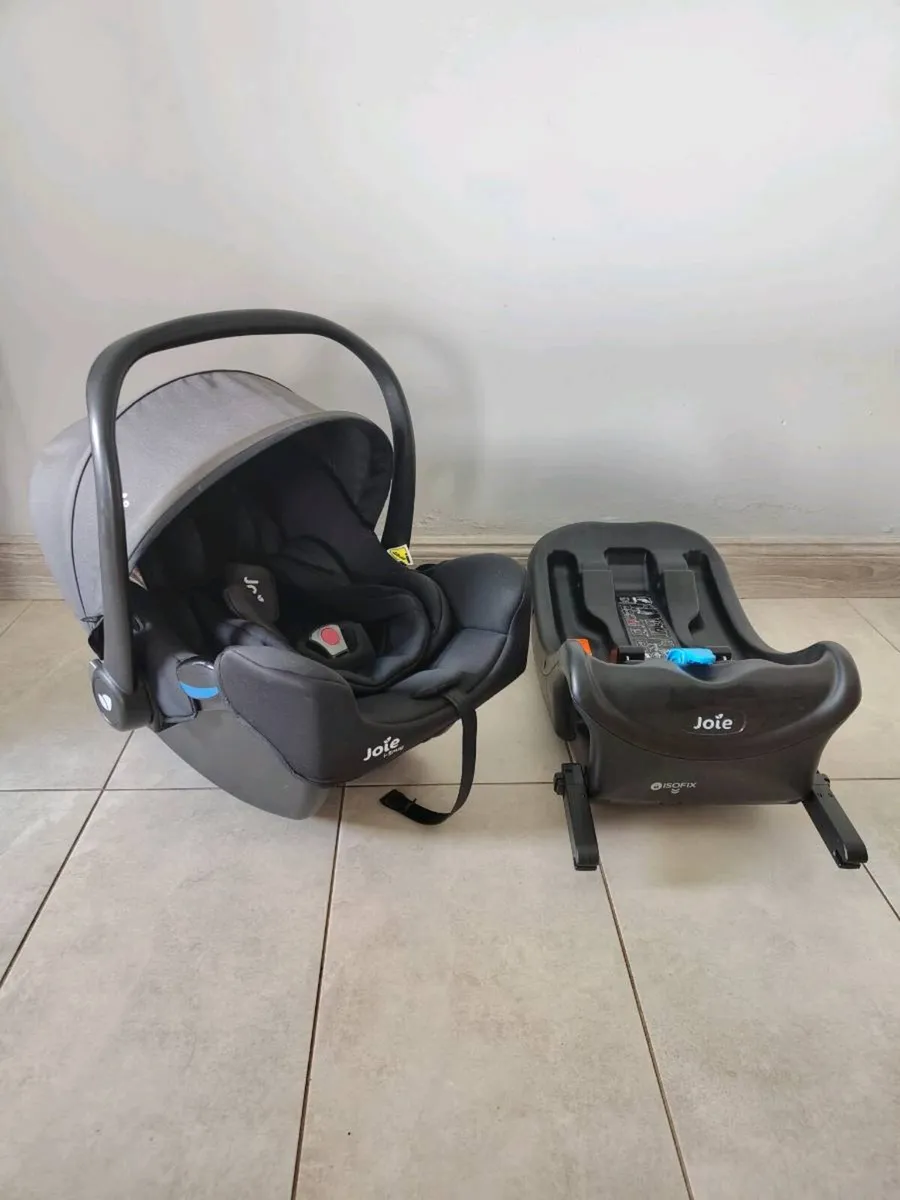 Joie i-Snug Infant Car Seat and Isofix Base - Image 1