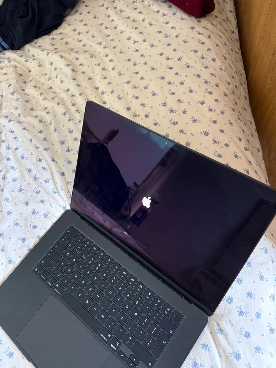 MacBook Air 2025 (open to offers) - Image 2