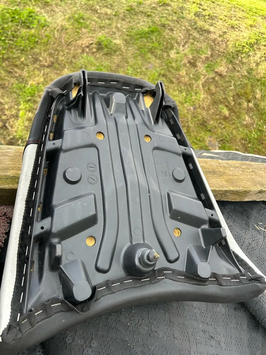 BMW gs 1200 seat - Image 2