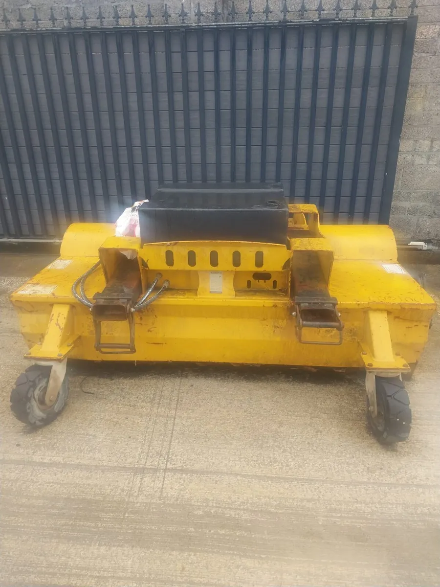 Road brush sweeper - Image 2