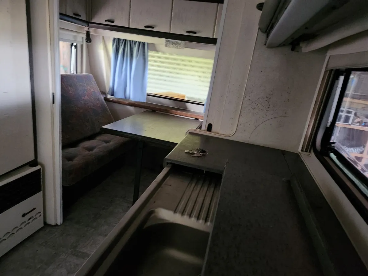 Caravan - Image 2