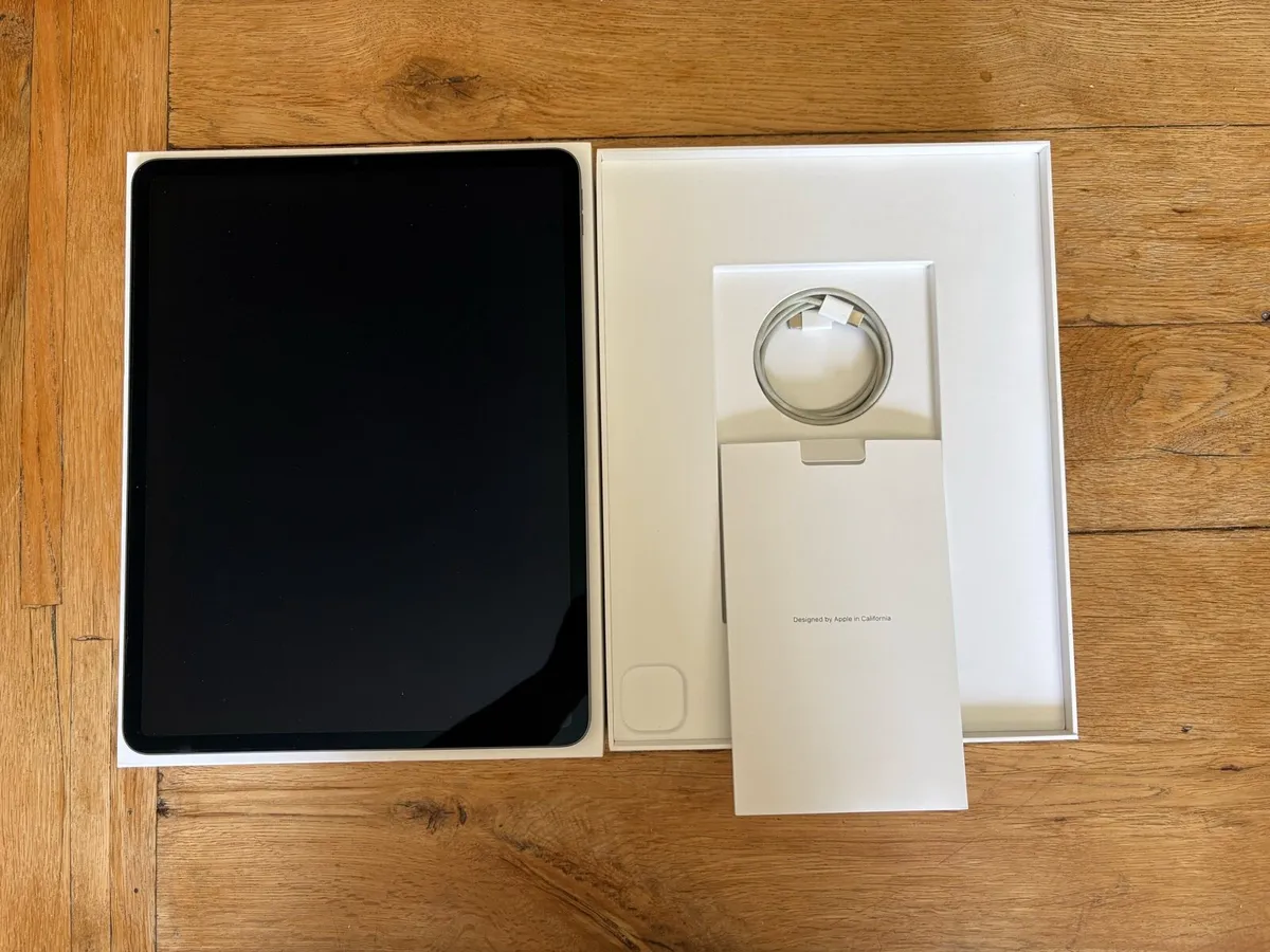 iPad Pro 12.9 inch (5th Gen) - Image 2