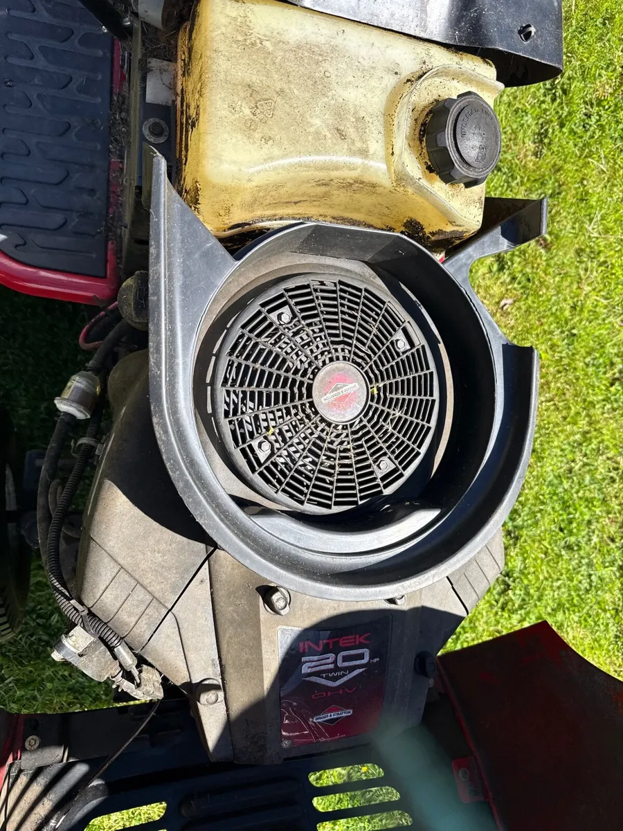 Ride on lawnmower - Image 2