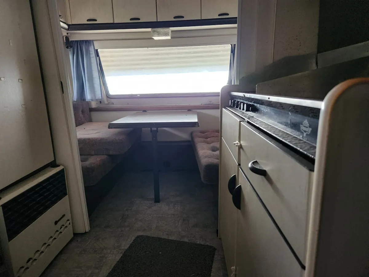 Caravan - Image 4
