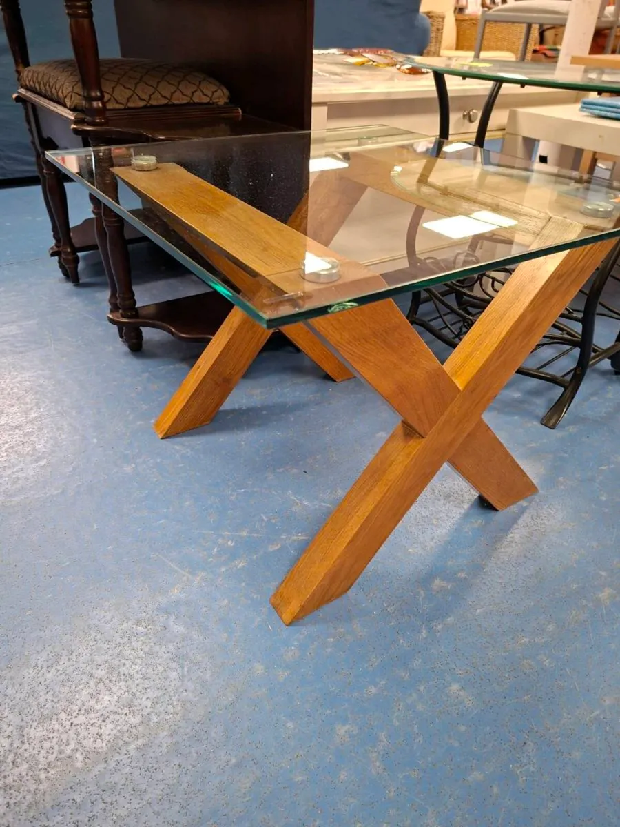 GLASS COFFEE TABLE - Image 1