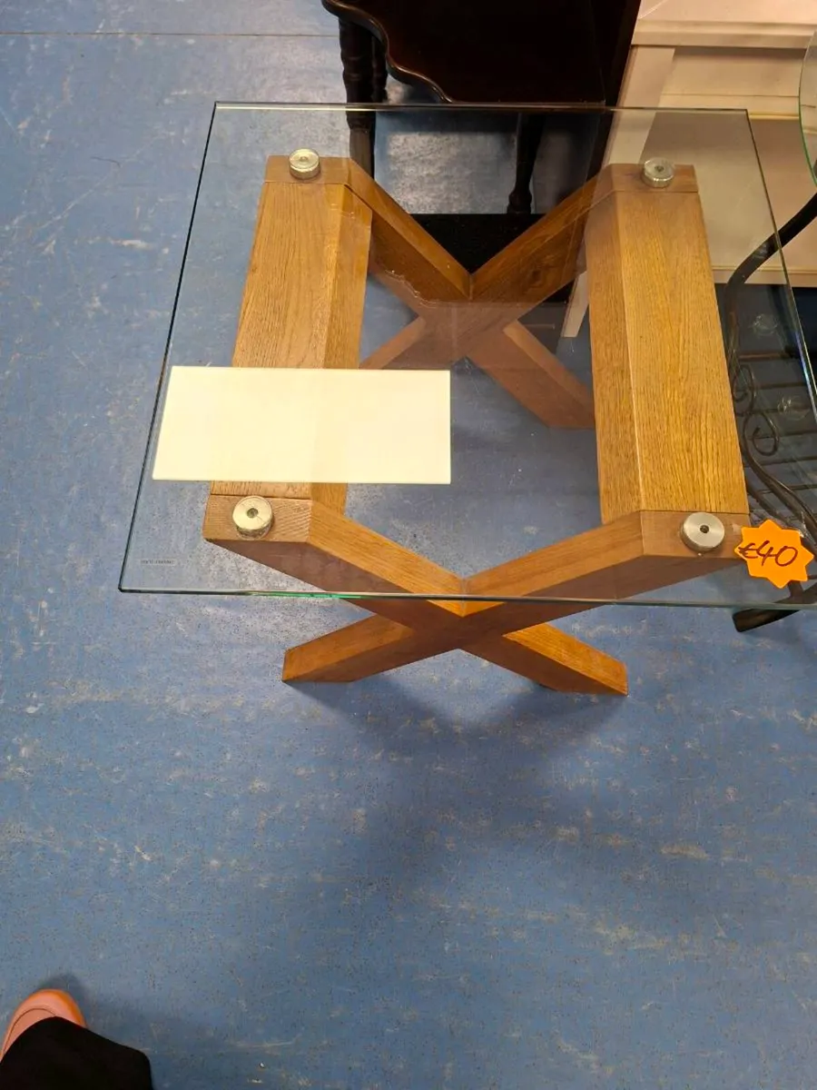 GLASS COFFEE TABLE - Image 2