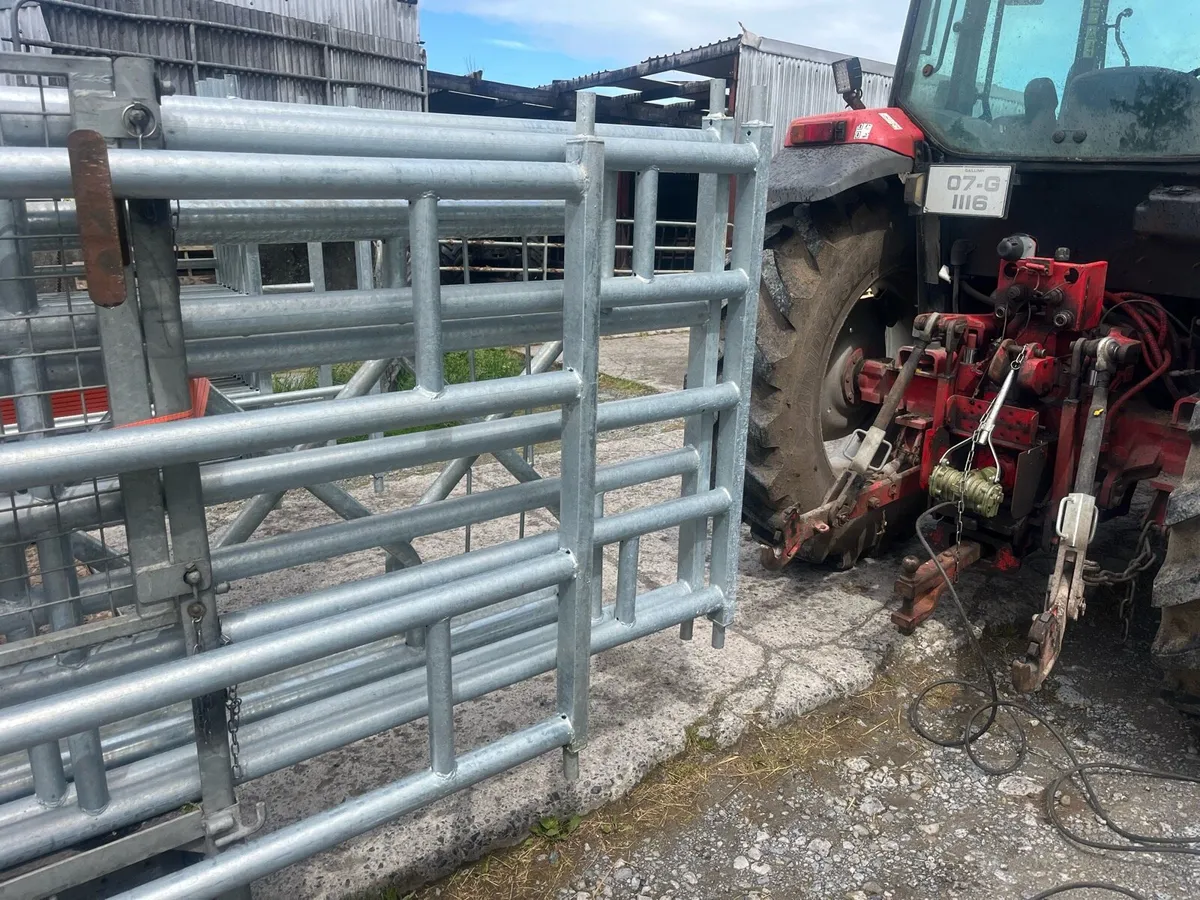 Extendable gates and barriers - Image 2