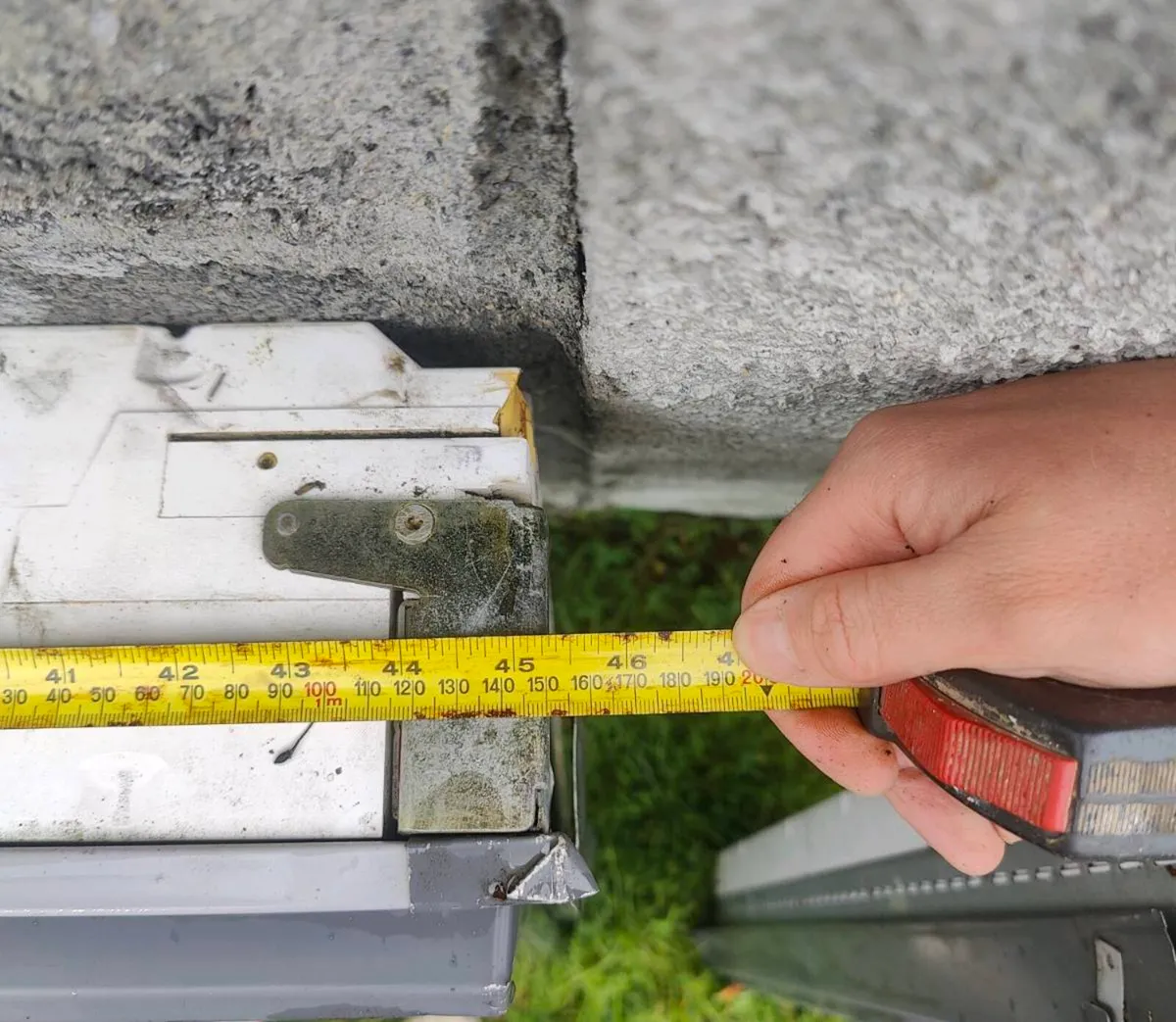 Velux windows top hing - Image 3