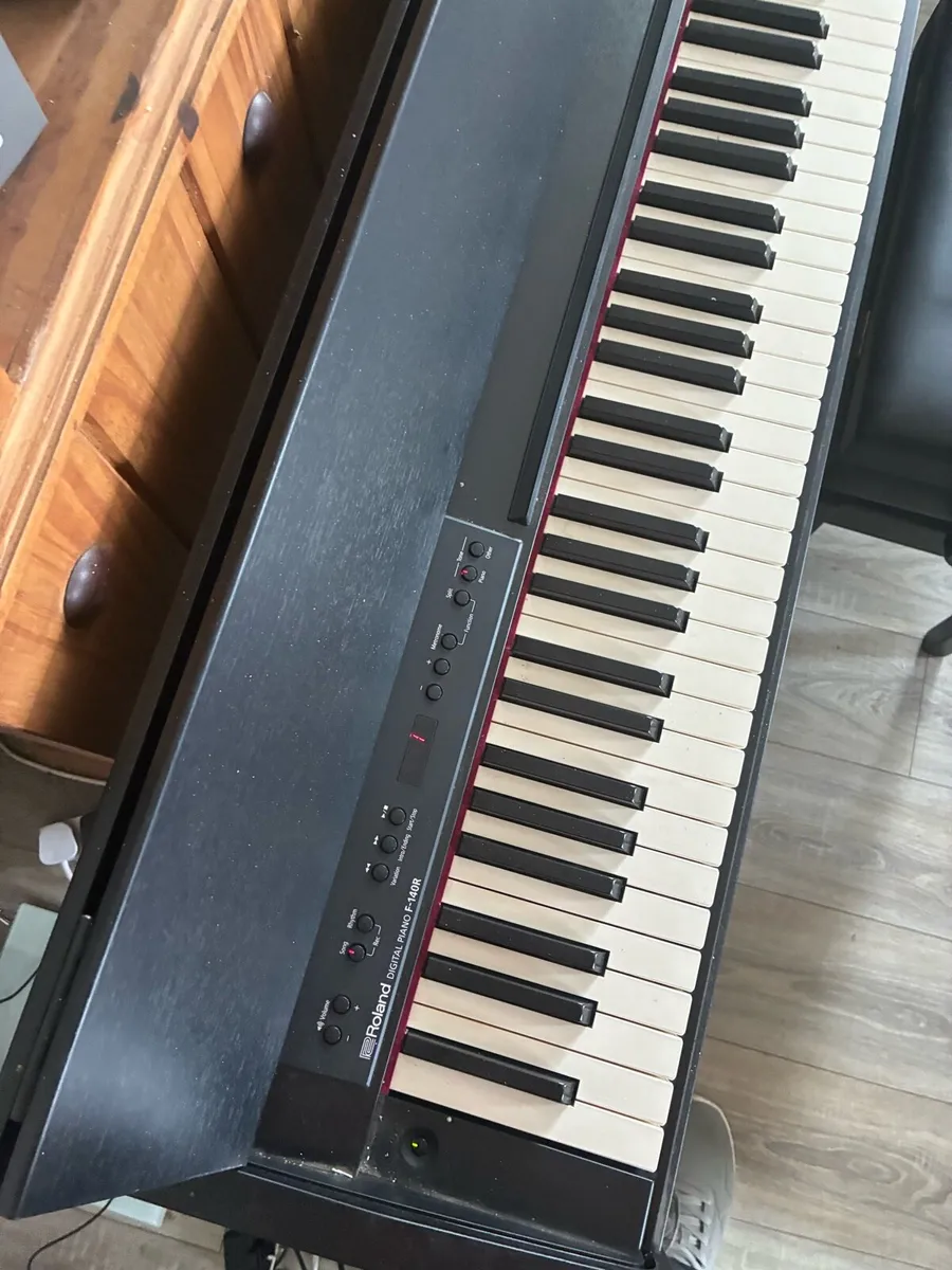 Electric piano keyboard - Image 4