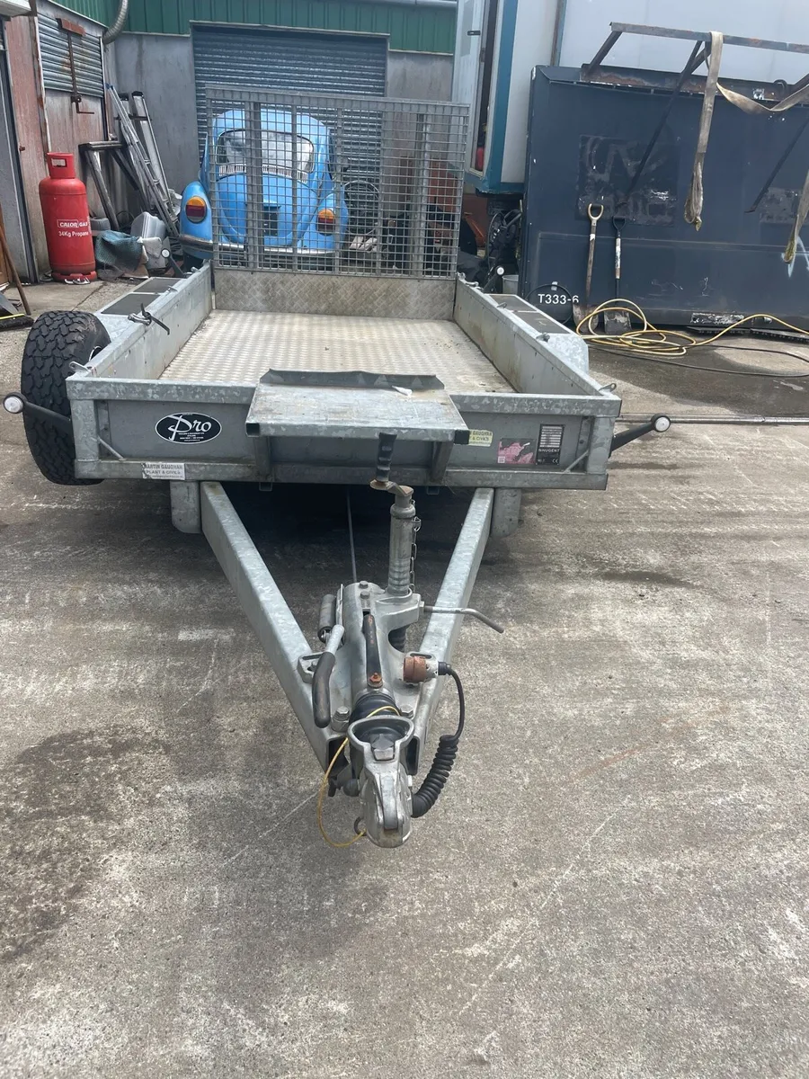 Trailer - Image 1