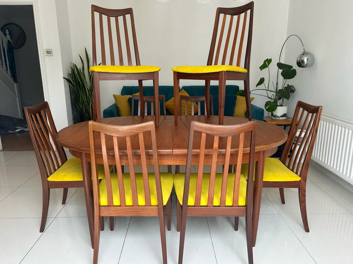 G Plan fresco extendable table & 8 chairs - Image 4
