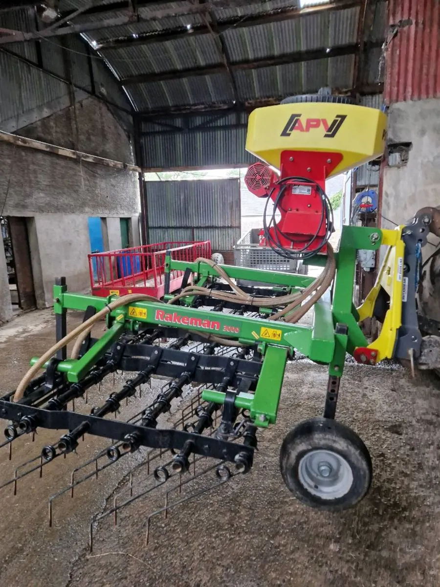 Seed drill - Image 2