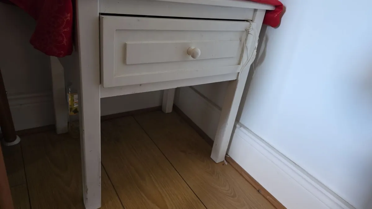 Tea stand, bed side drawer & baby craddle - Image 4