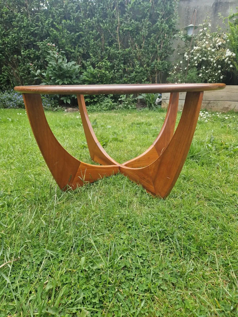 G Plan Astro oval coffee table - Image 1