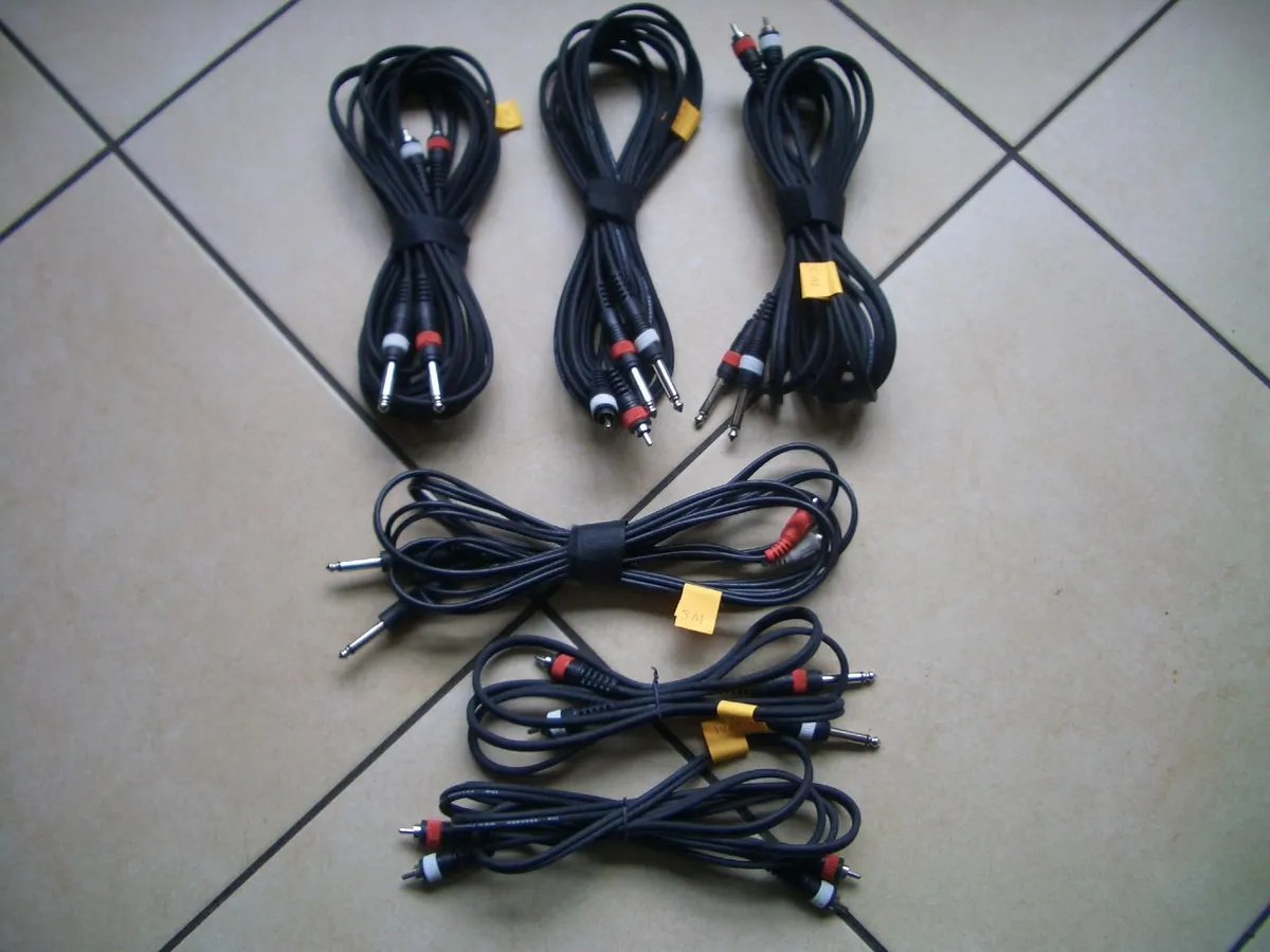 6 Audio Cable Leads - Image 1